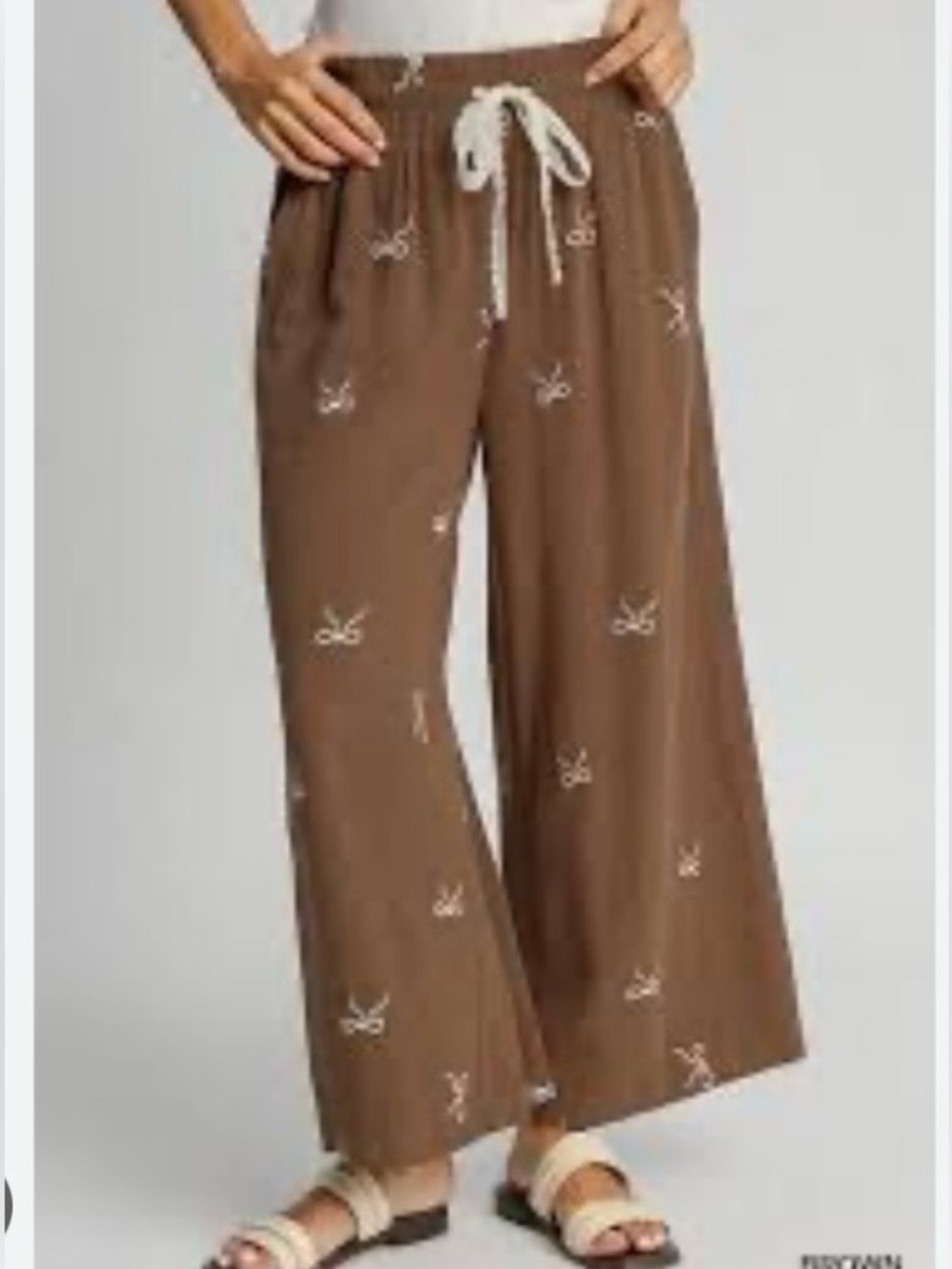 Umgee embroidered bow linen pants